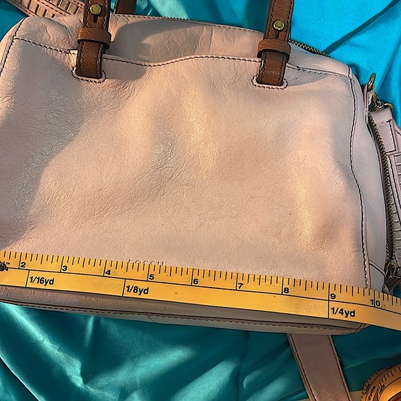 Fossil handbag with removable shoulder strap - pink - see pics for wear - Picture 2 of 8